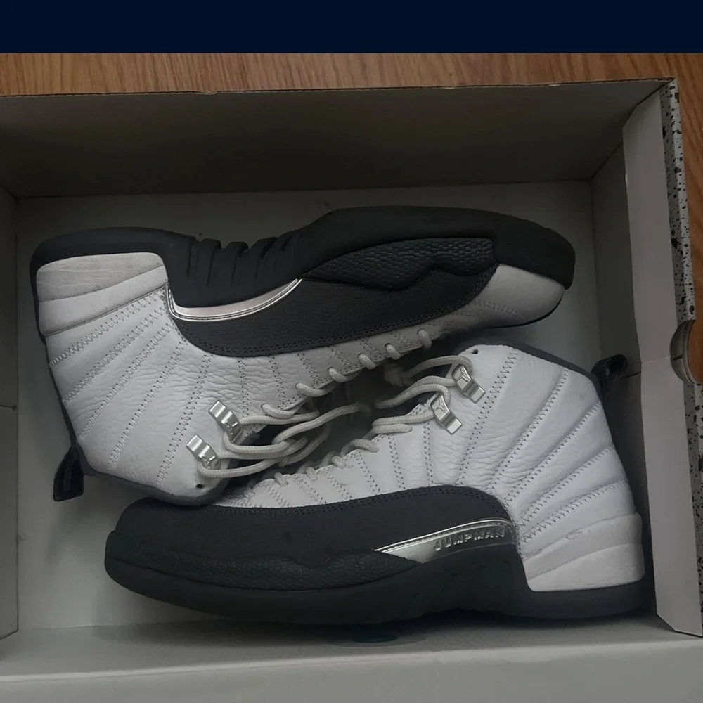 Kicks - Picture 3 of 3